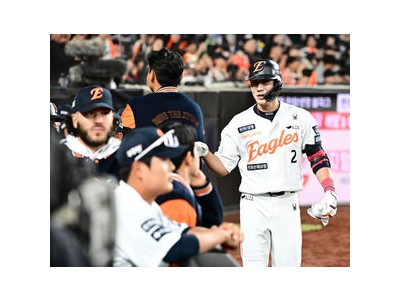 심우준 이적 첫 홈런으로 한화 팬들 환호