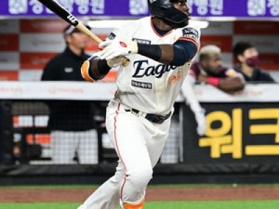 김경문 감독 이진영·플로리얼에 기대 거는 한화 이글스