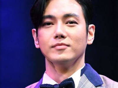 플라이 투 더 스카이 환희 콘서트 중단 건강 문제로