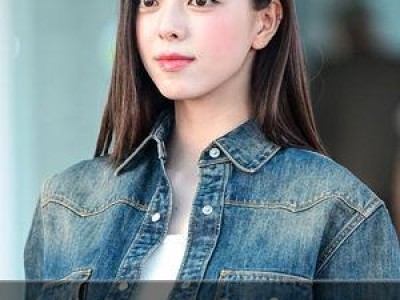 유나 청청패션으로 홍콩 출국 길에 화제